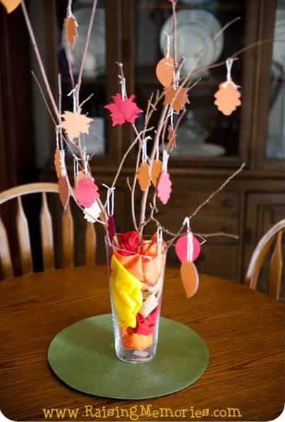 Thanksgiving crafts - homemade thanksgiving tree