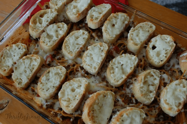 Spaghetti-and-garlic-bread-bake