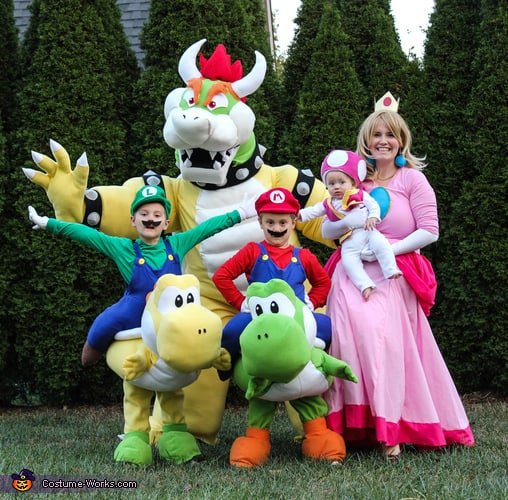 Family Halloween Costume Ideas - The Mario Crew