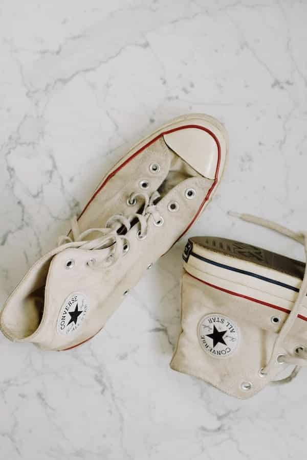 How to clean white converse shoes