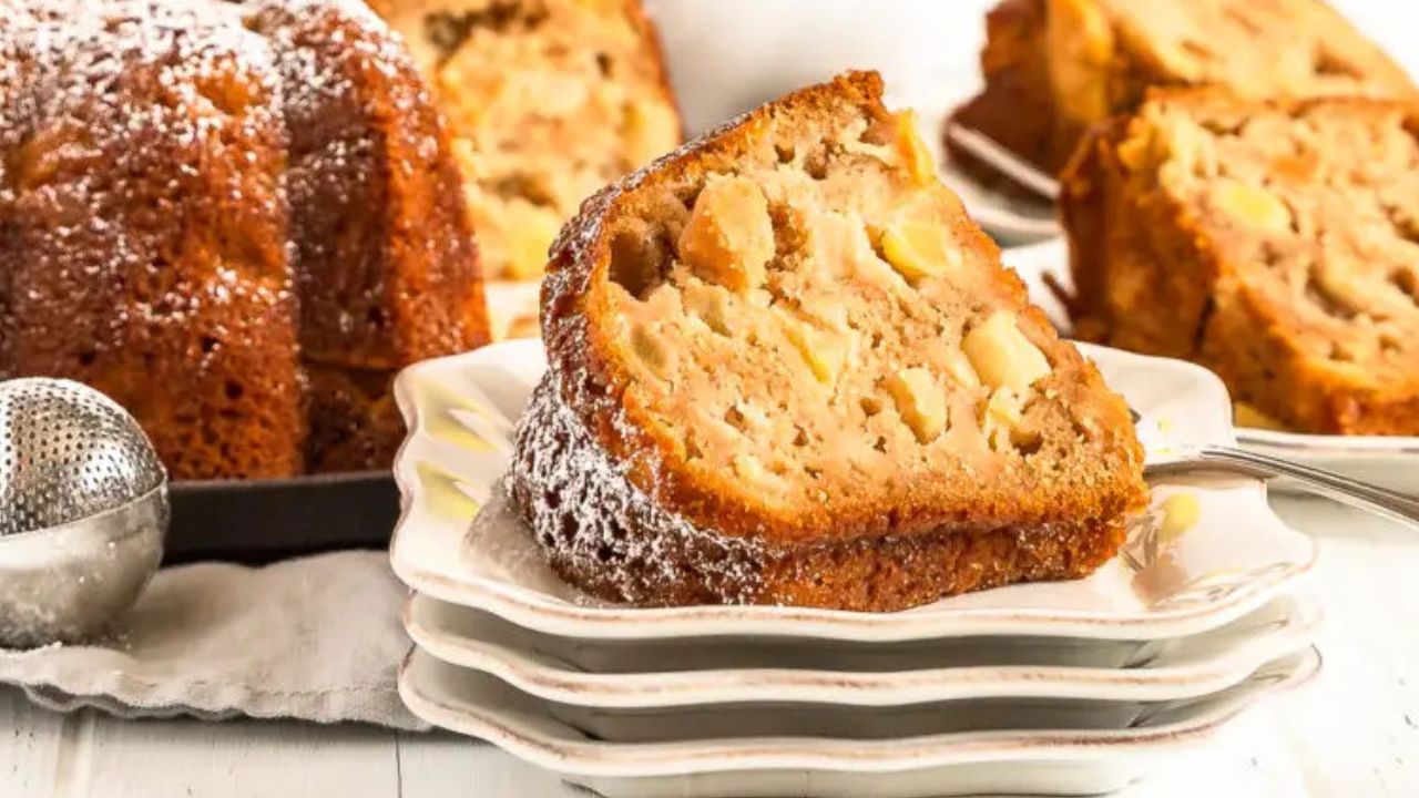 Apple Bundt Cake