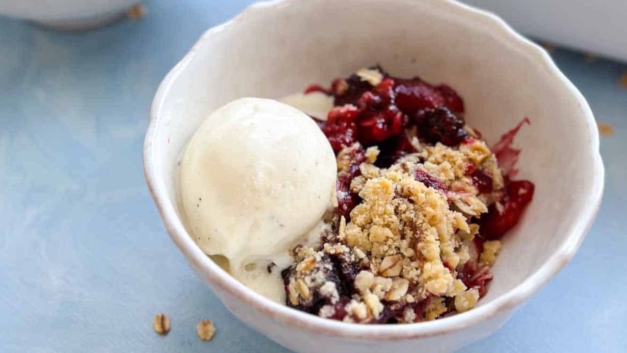 Blackberry and Apple Crisp