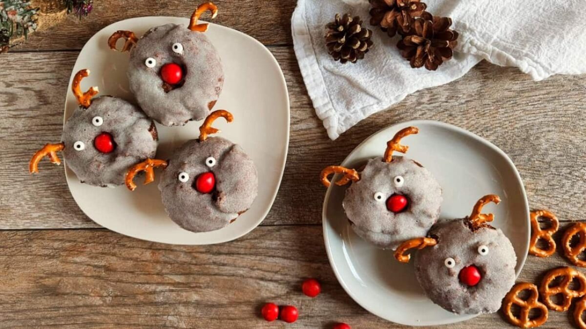 Homemade-Baked-Reindeer-Chocolate-Glazed-Donuts