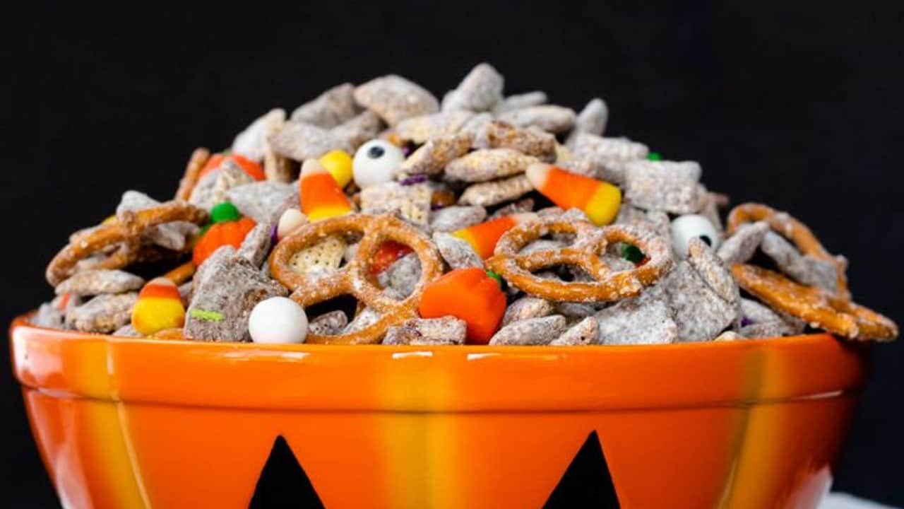 Monster Munch {Halloween Puppy Chow}